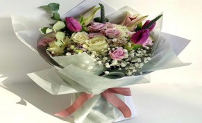 wrapping a gift and receive a free gift wrapping